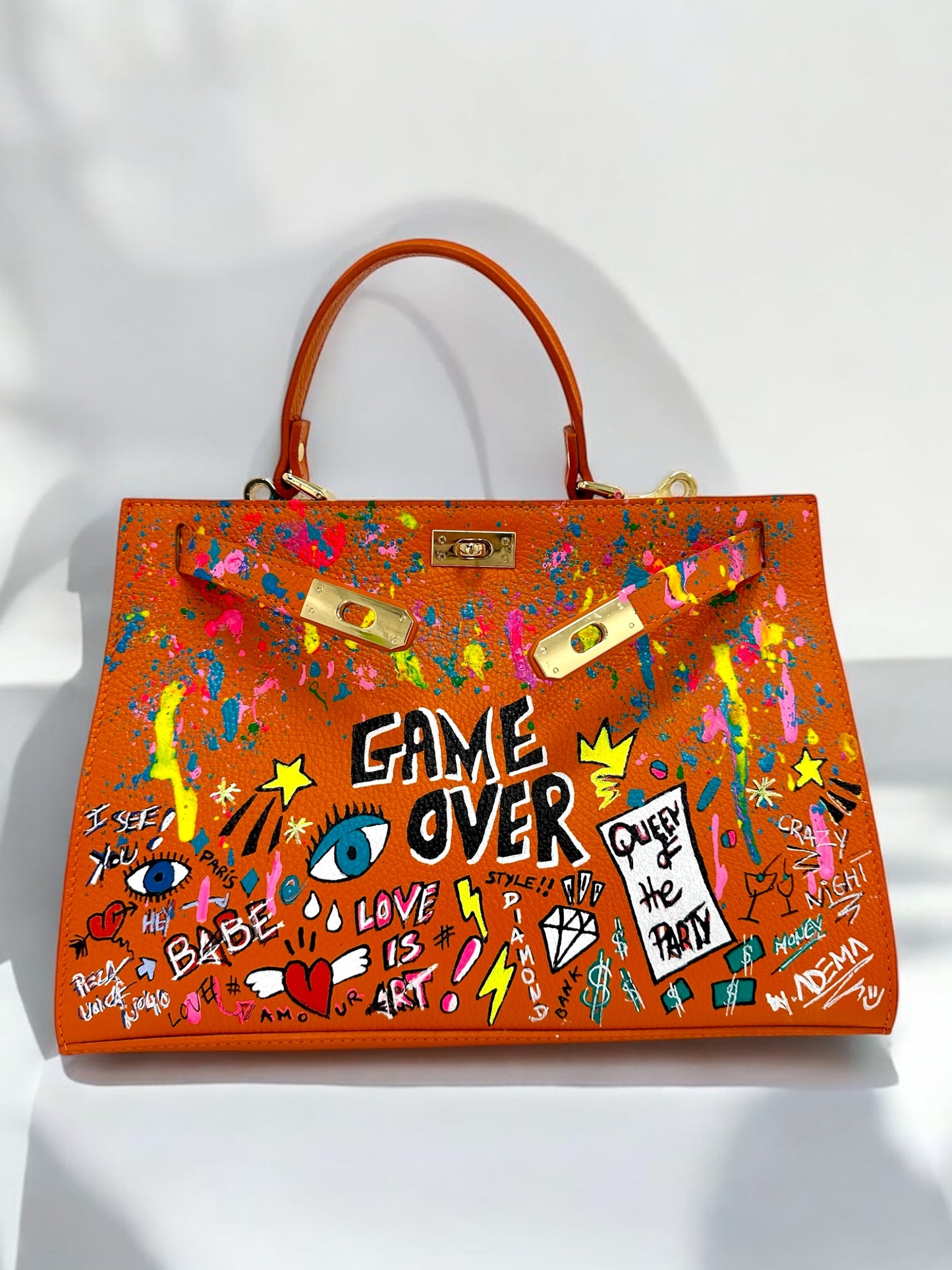 B. « GAME OVER » - grand model