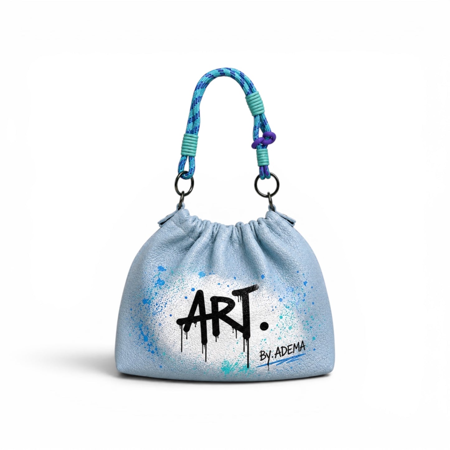 - - - « ART. » L’ATTACHE